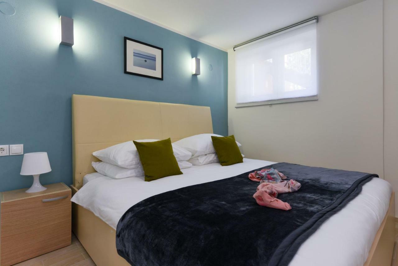 Cecilia Apartments Lun  Buitenkant foto