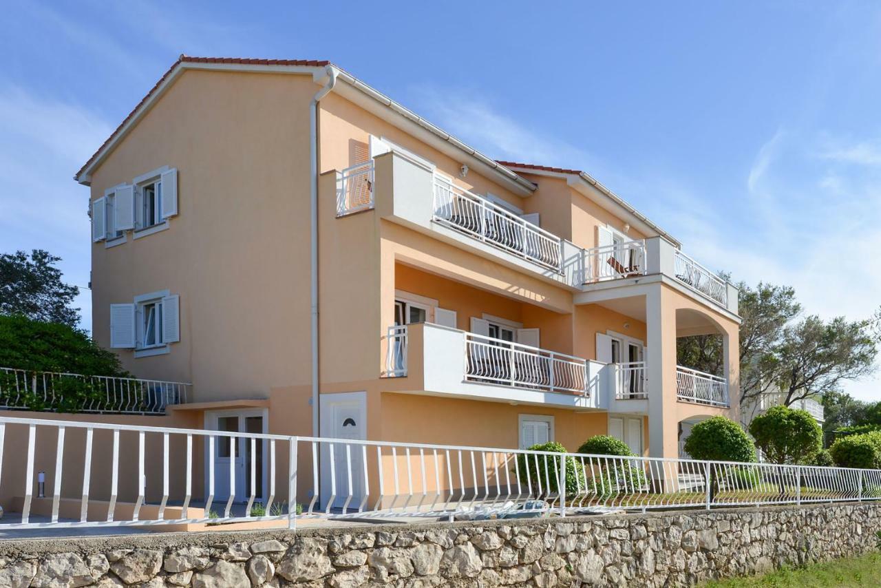 Cecilia Apartments Lun  Buitenkant foto
